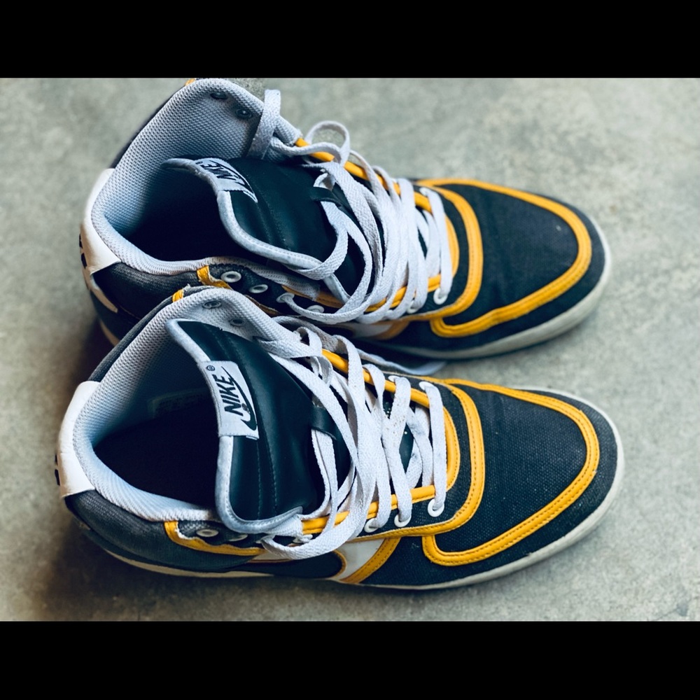 Nike’s. Size 11.5.